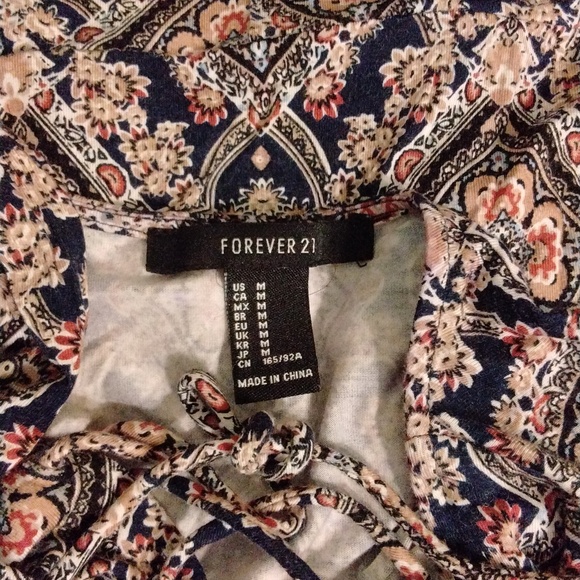 Women's Forever21 stretch jersey, navy & red boho print lace front dress size M - Picture 4 of 4